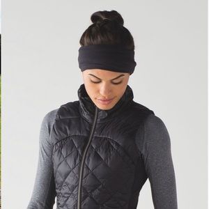 lulu lemon too knot toque black